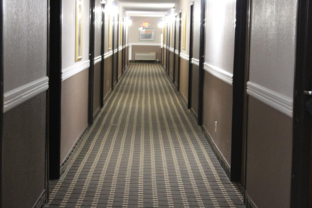 Coratel Inn And Suites Maple Grove Exterior foto