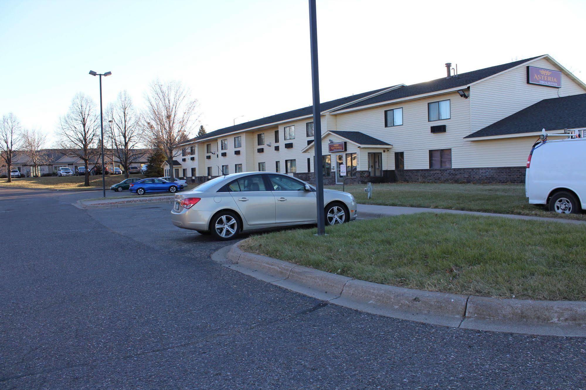 Coratel Inn And Suites Maple Grove Exterior foto