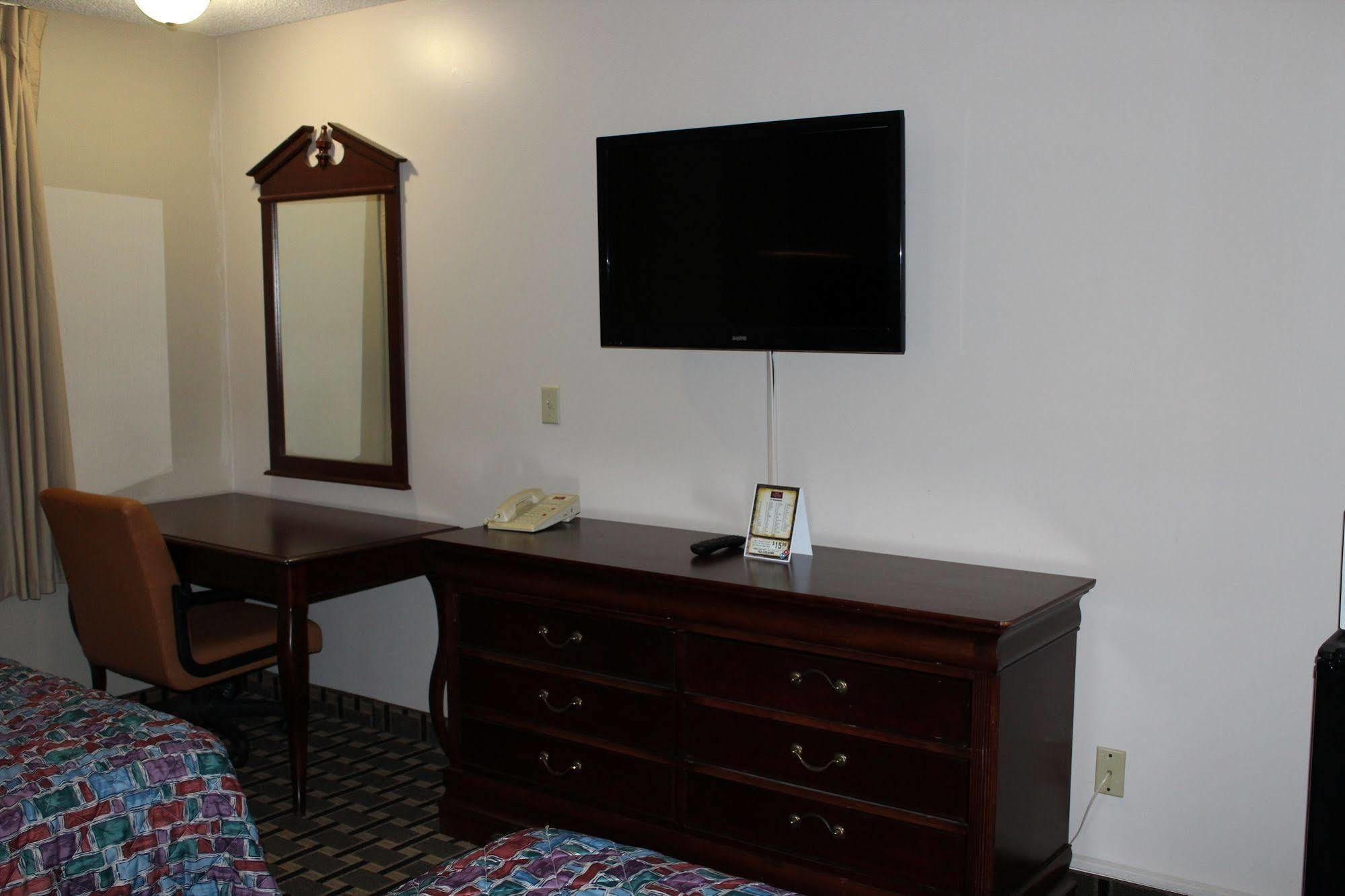 Coratel Inn And Suites Maple Grove Exterior foto